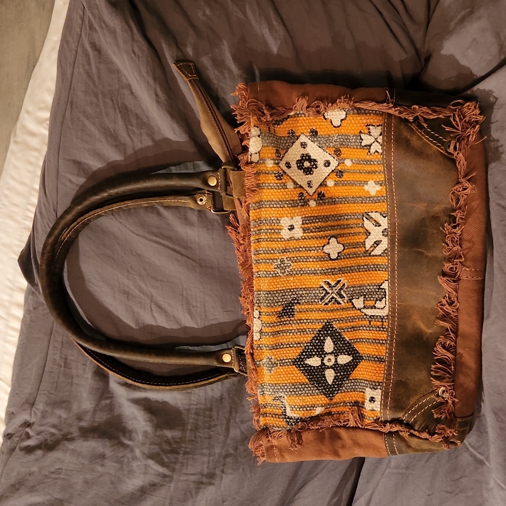 Myra Bag